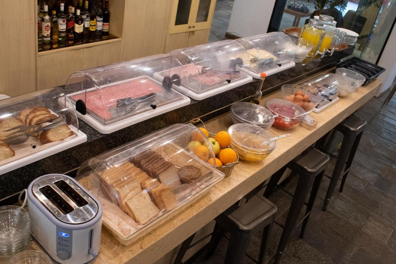 斯蒂凡纳克斯公寓酒店 瓦尔基扎 外观 照片